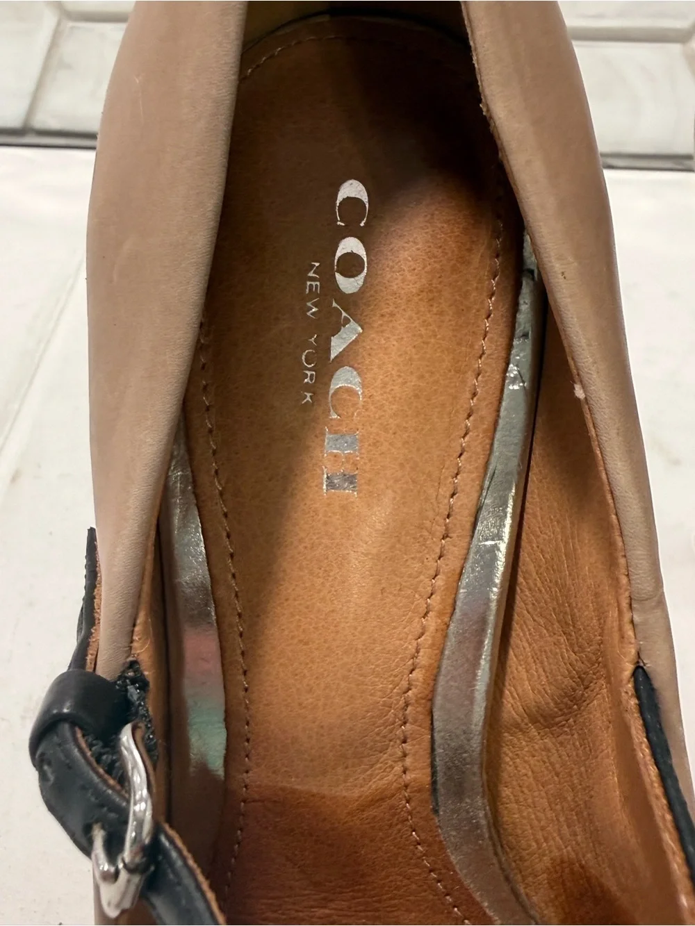 Coach Fulton T Strap Taupe Leather Stiletto Pumps Shoes Sz 5.5 Black Accent